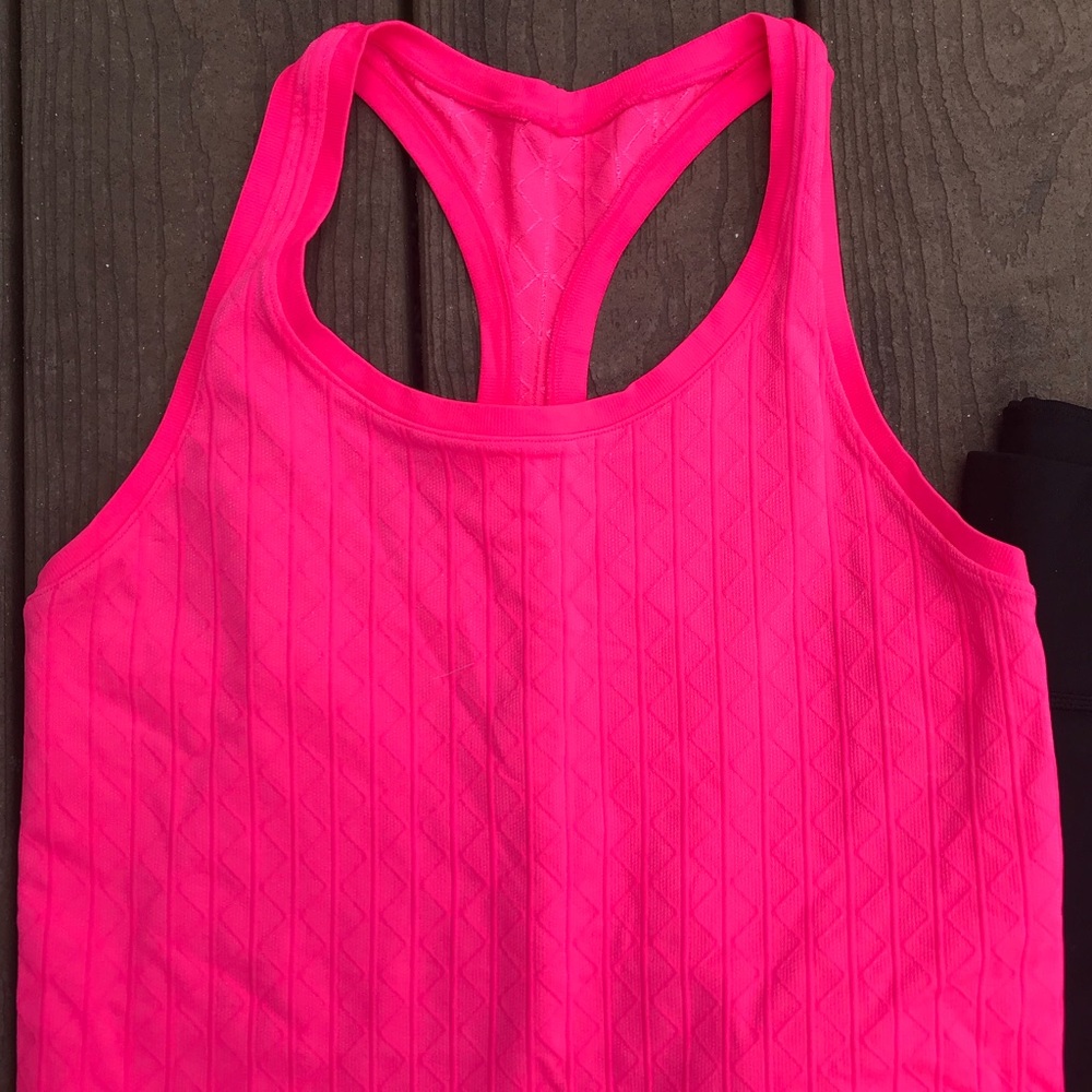 Victoria’s Secret VSX Textured Racerback Yoga Tank - Picture 2 of 5